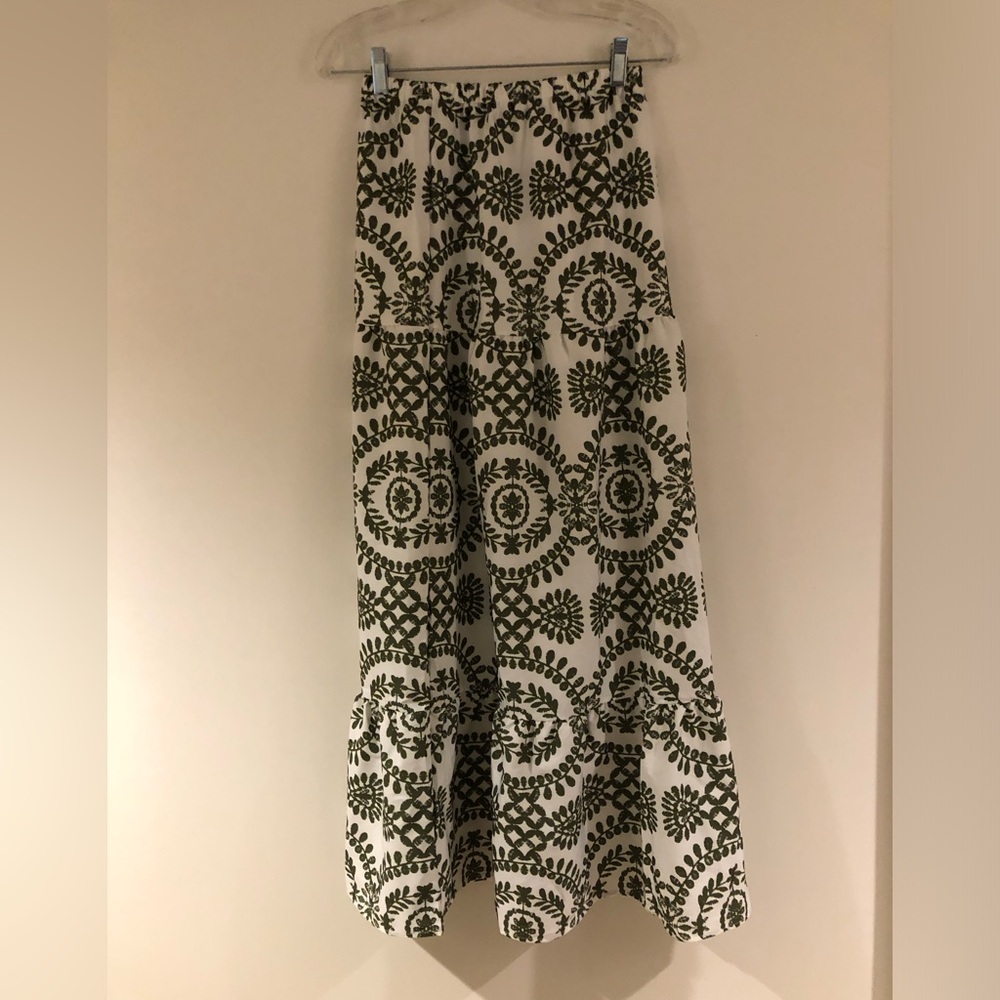 Women's White & Olive Green Patterned Maxi Skirt